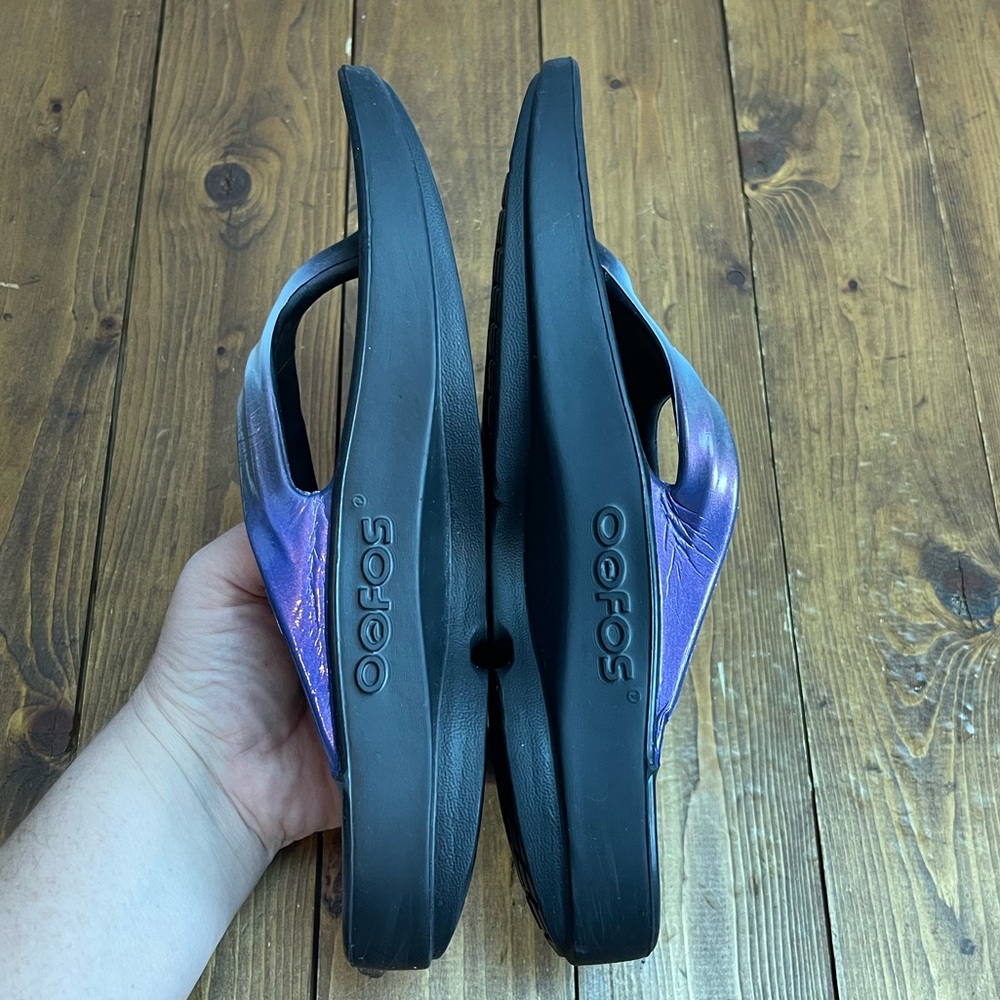 Oofos Womens size 8 oolala luxe sandals black with ombre strap - Picture 4 of 8